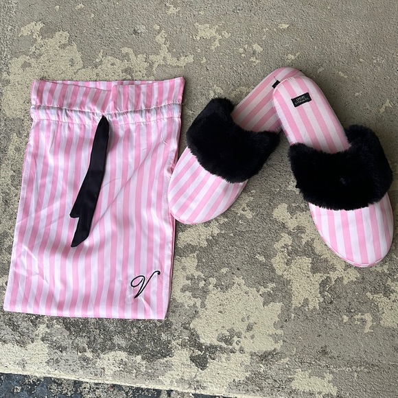 Victoria's Secret Shoes - EUC Victoria’s secret slippers